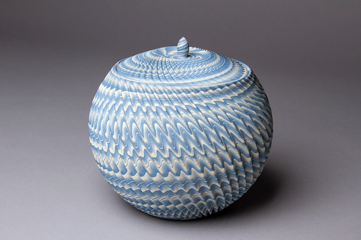 Kamio Ogata, Untitled (Water Jar), 2013, stoneware. Collection of Carol and Jeffrey Horvitz. © Kamio Ogata Kamio Ogata, Untitled (Water Jar), 2013, stoneware. Collection of Carol and Jeffrey Horvitz. © Kamio Ogata